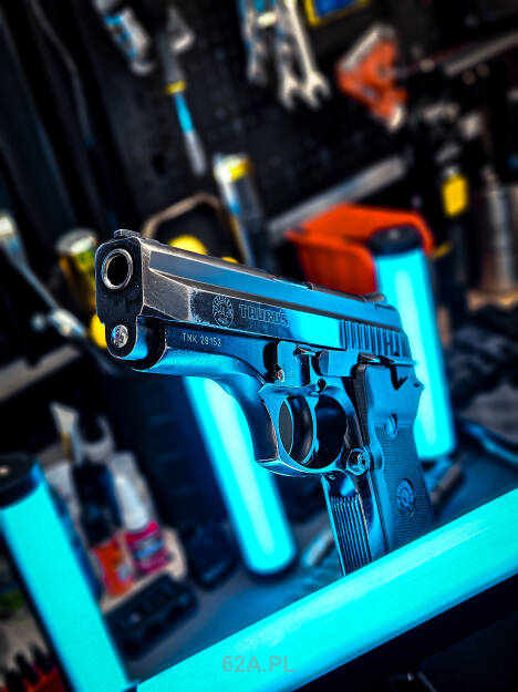 pistolet Taurus PT908  kal. 9x19